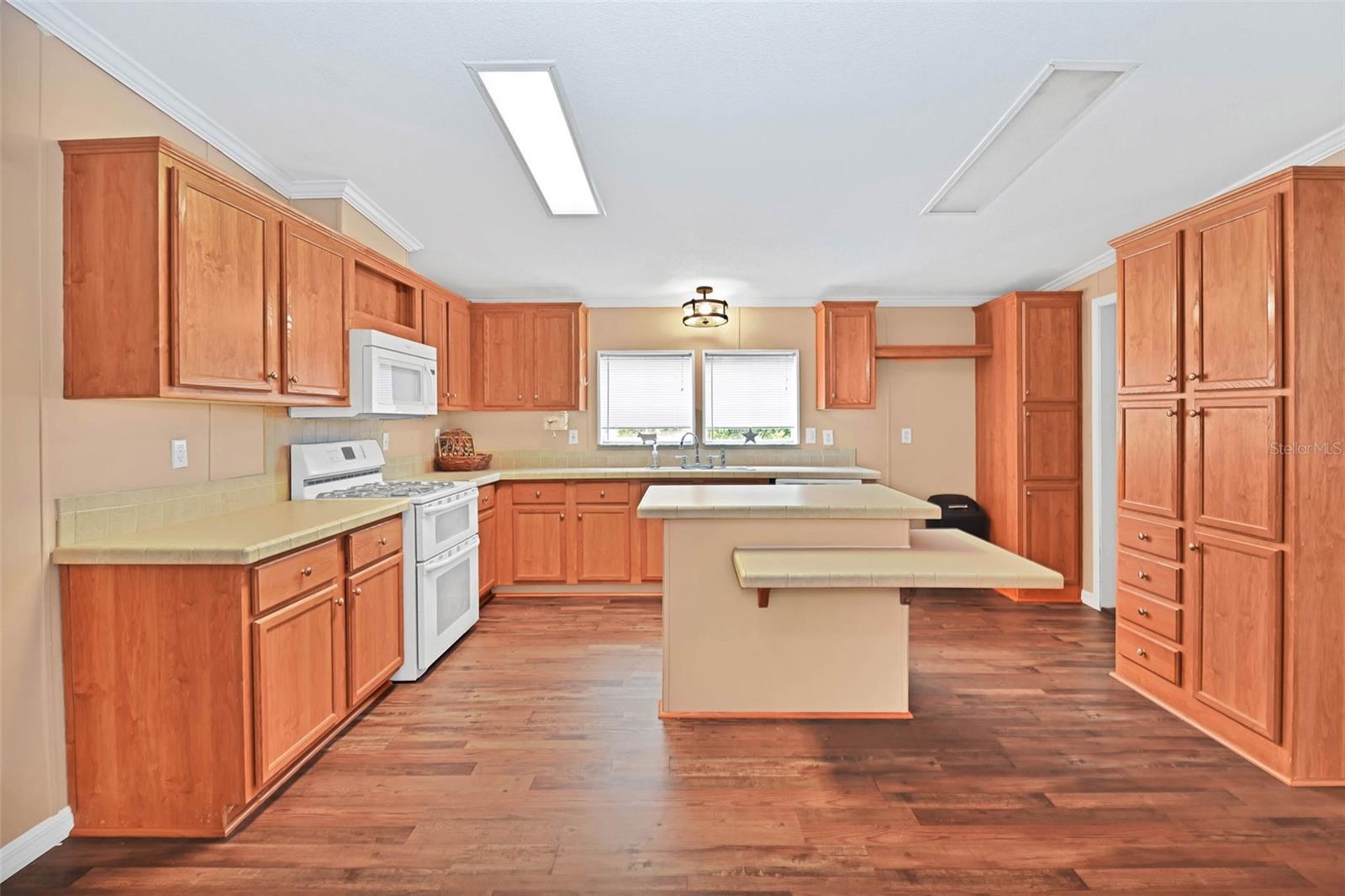 Image 2 of 33 For 18546 5th Terrace Road