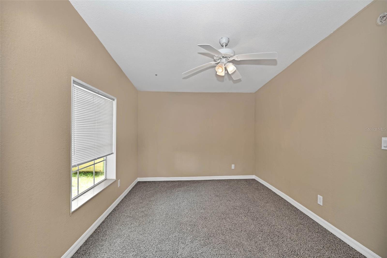 Image 24 of 33 For 18546 5th Terrace Road