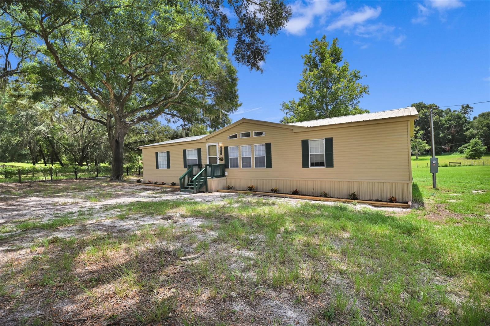 Image 28 of 33 For 18546 5th Terrace Road