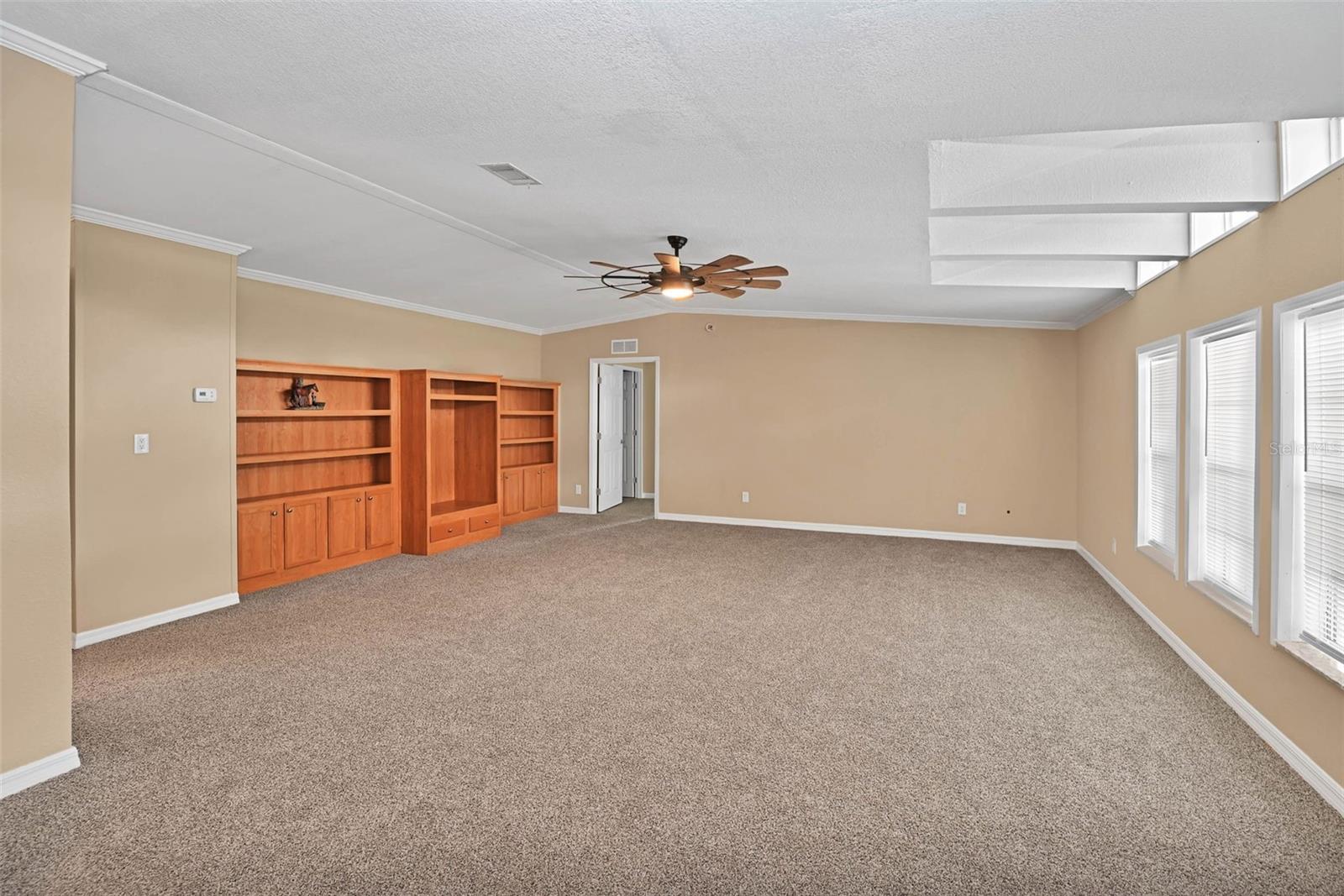 Image 3 of 33 For 18546 5th Terrace Road