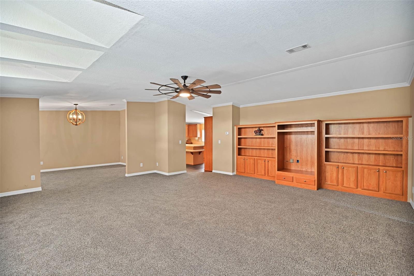 Image 4 of 33 For 18546 5th Terrace Road
