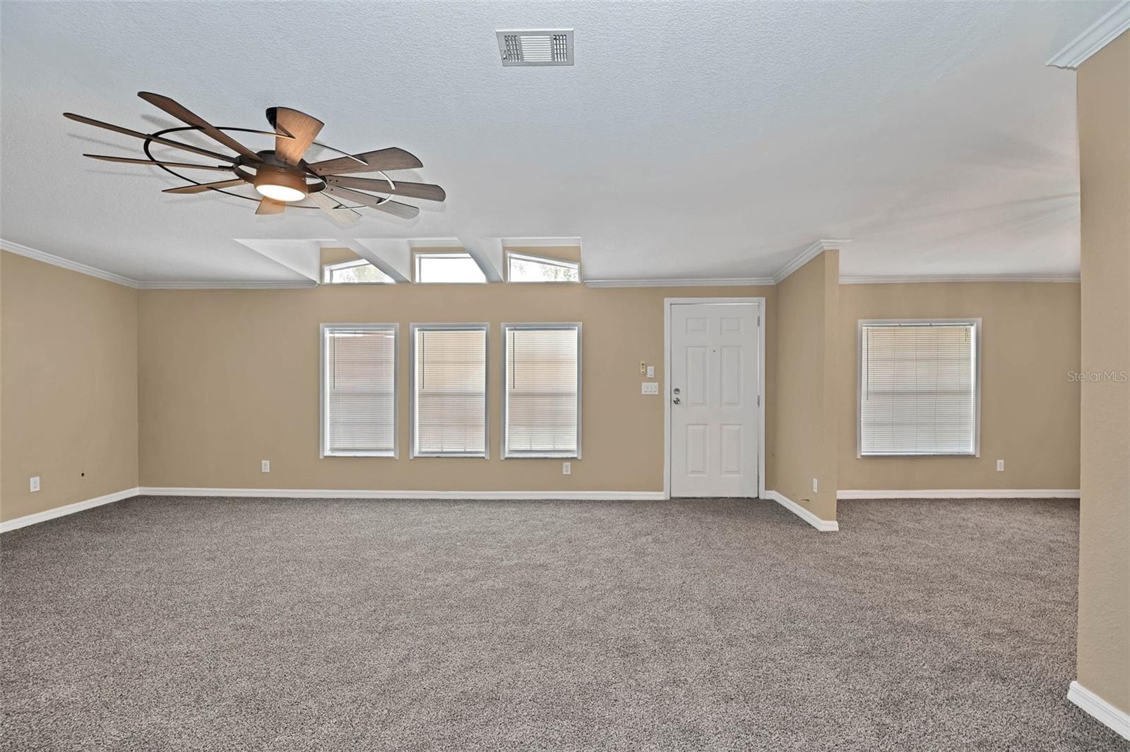 Image 6 of 33 For 18546 5th Terrace Road