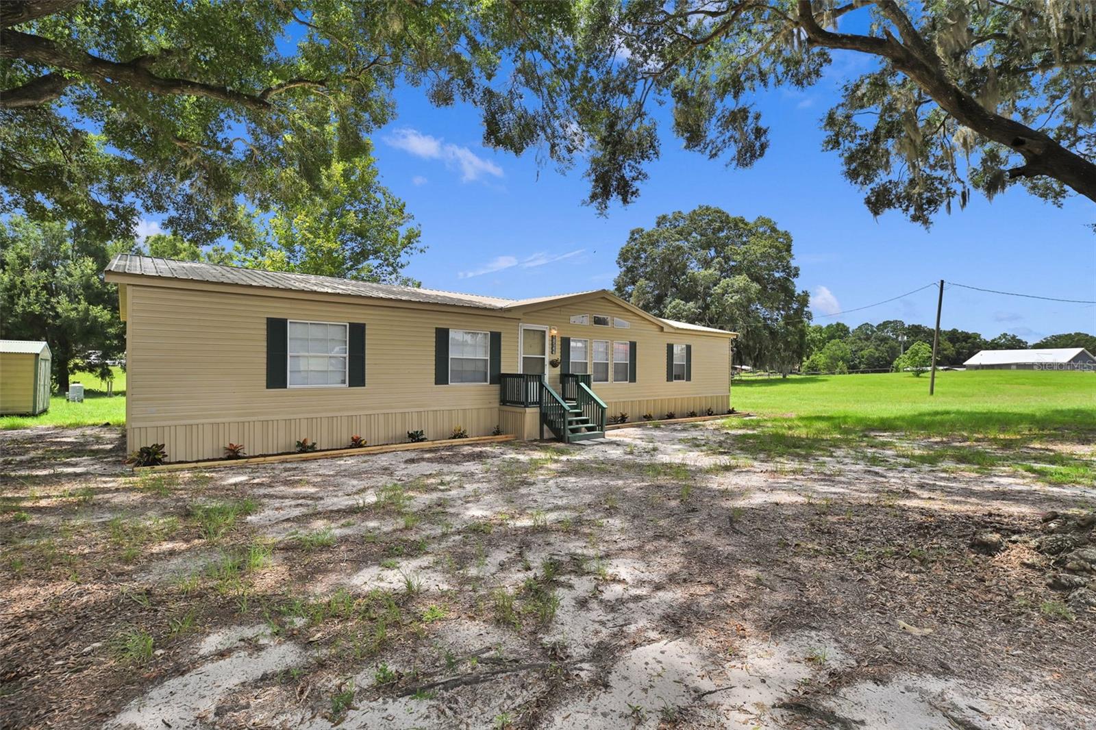 Image 9 of 33 For 18546 5th Terrace Road