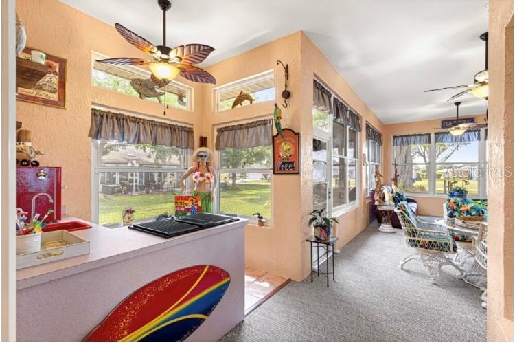 Listing photo id 15 for 10317 63rd Avenue