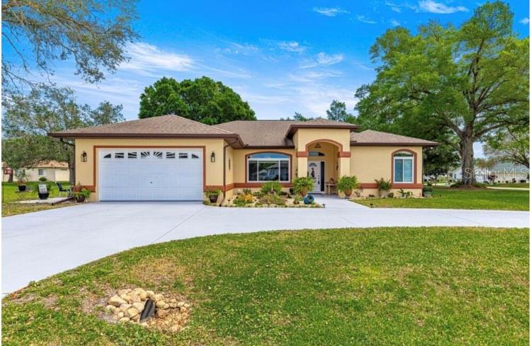Listing photo id 0 for 10317 63rd Avenue