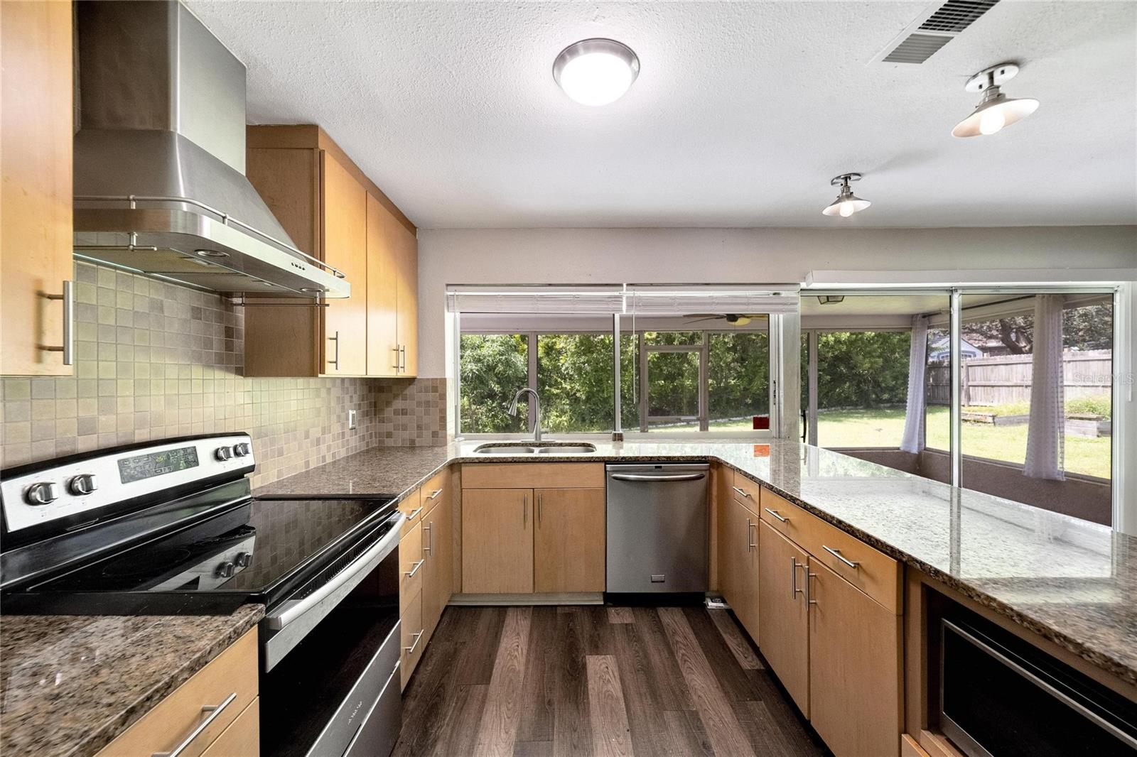 Image 6 of 20 For 2140 Bay Hills Boulevard