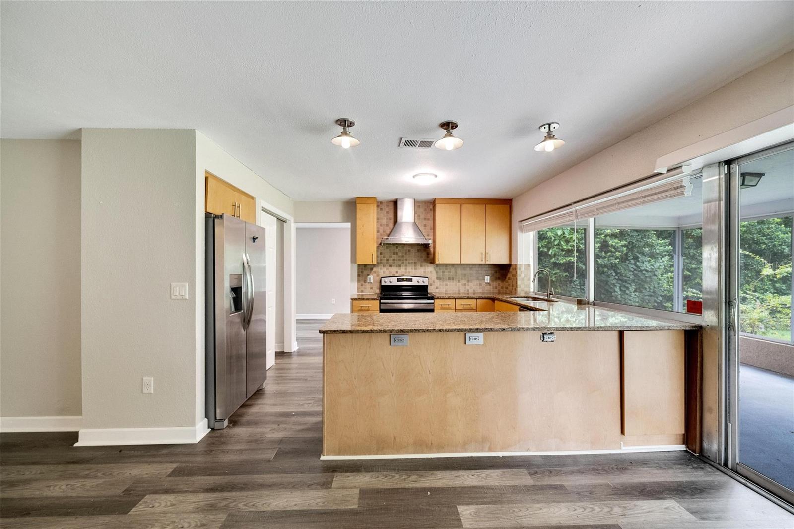 Image 7 of 20 For 2140 Bay Hills Boulevard