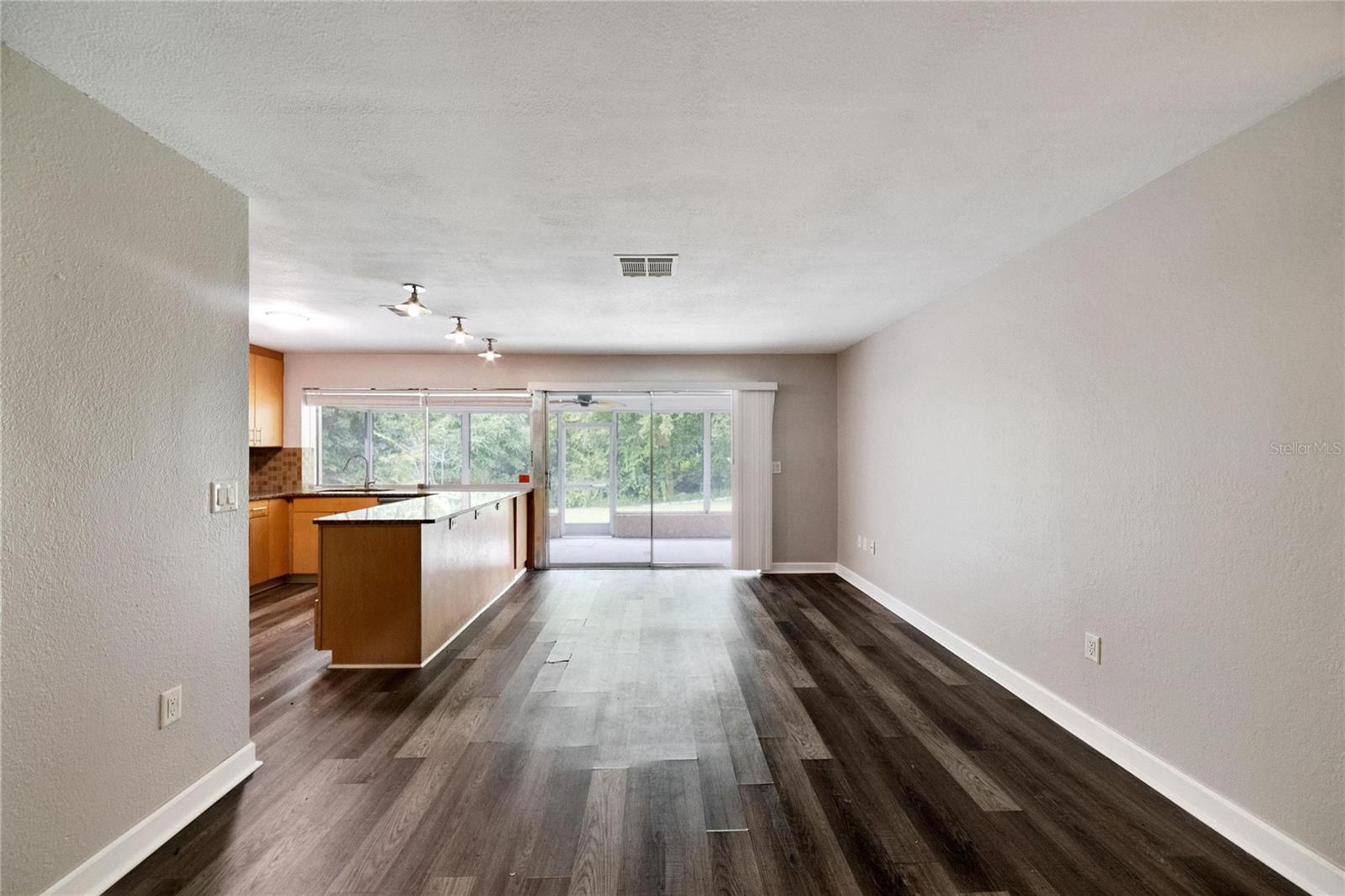 Image 8 of 20 For 2140 Bay Hills Boulevard