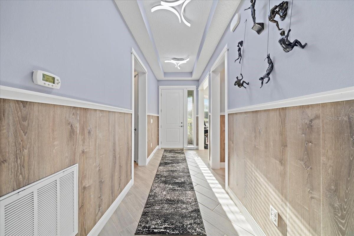 Listing photo id 10 for 3862 49th Court