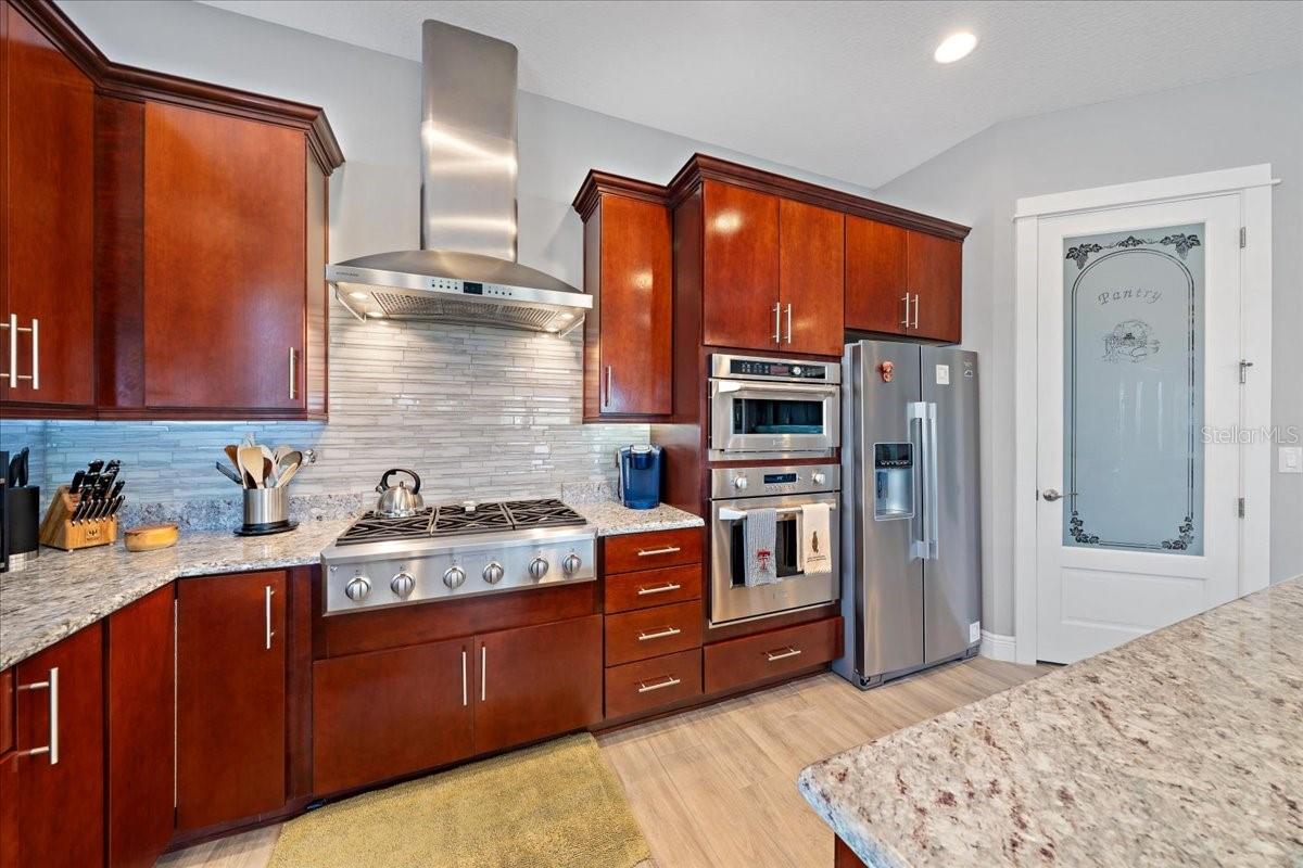 Listing photo id 18 for 3862 49th Court