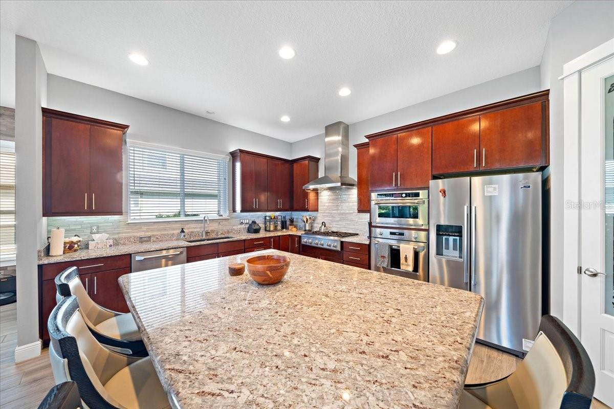 Listing photo id 21 for 3862 49th Court