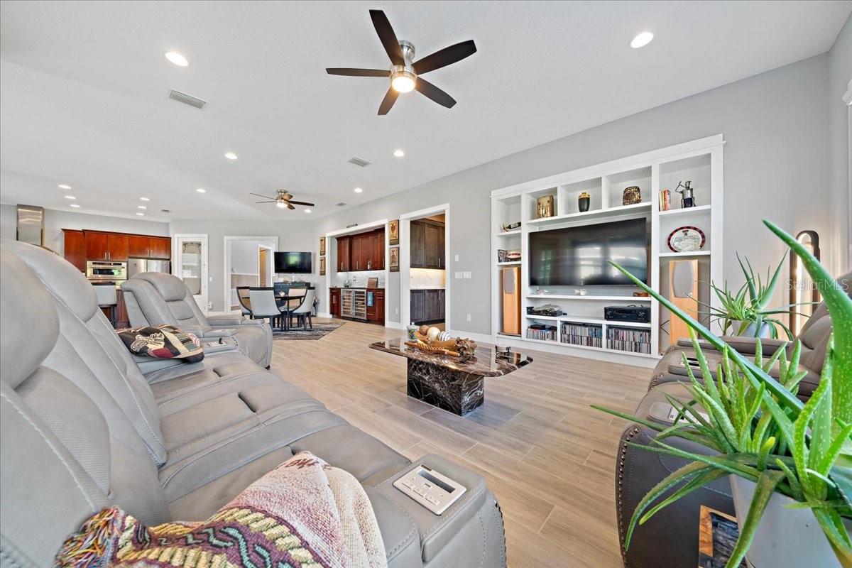 Listing photo id 23 for 3862 49th Court