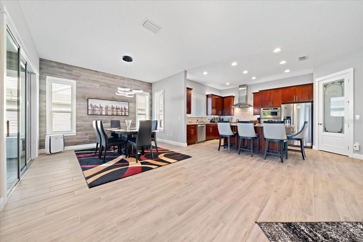 Listing photo id 27 for 3862 49th Court