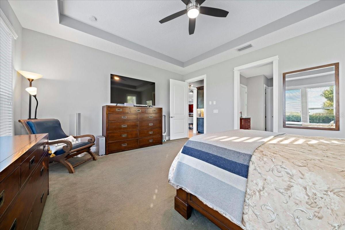 Listing photo id 33 for 3862 49th Court