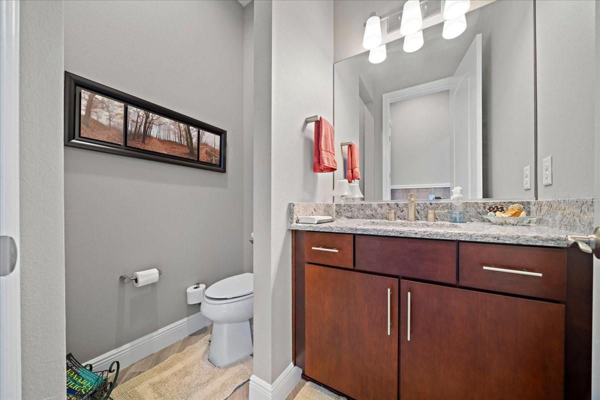 Listing photo id 40 for 3862 49th Court