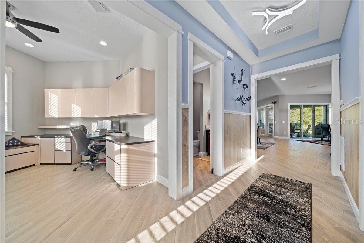 Listing photo id 41 for 3862 49th Court