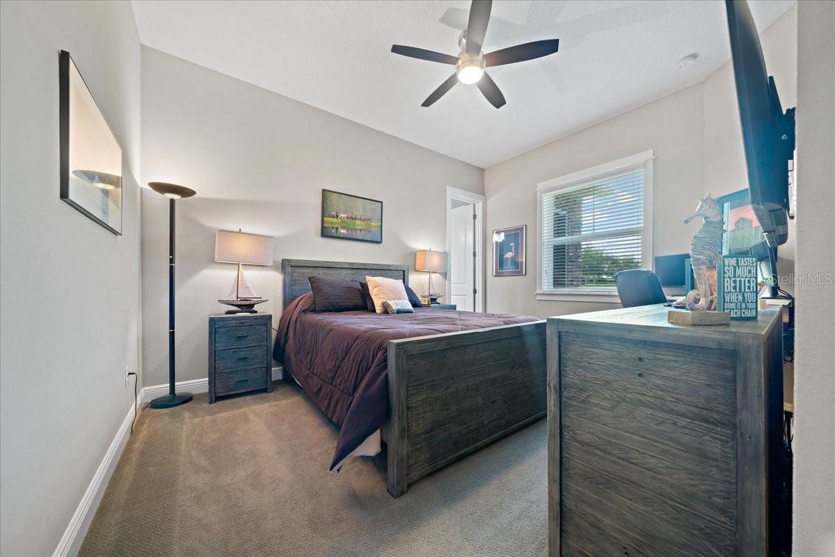 Listing photo id 42 for 3862 49th Court