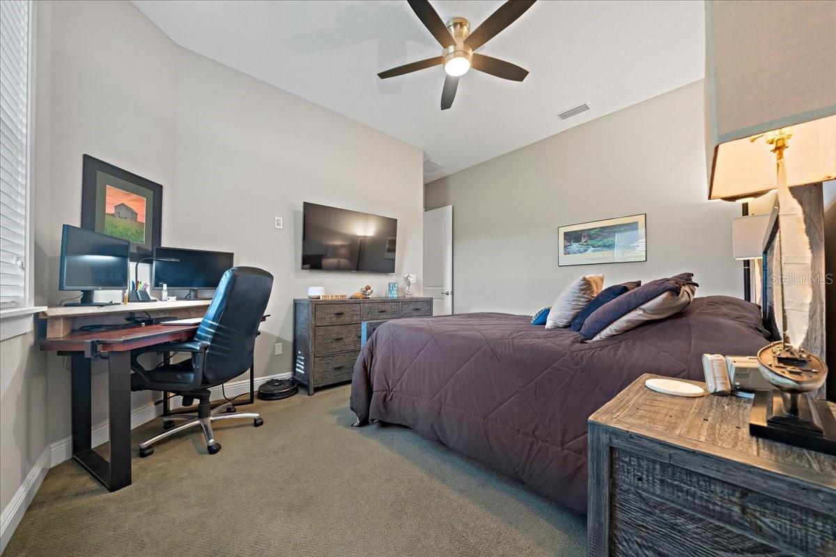 Listing photo id 43 for 3862 49th Court