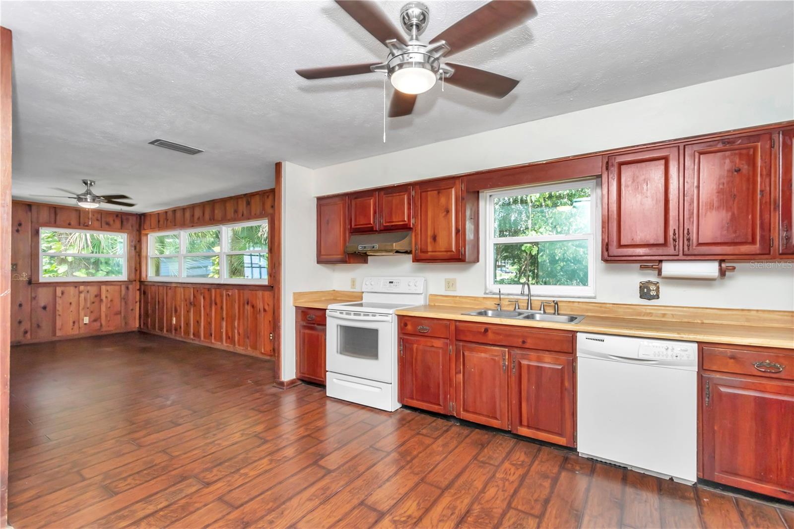 Image 18 of 45 For 3423 4th Avenue