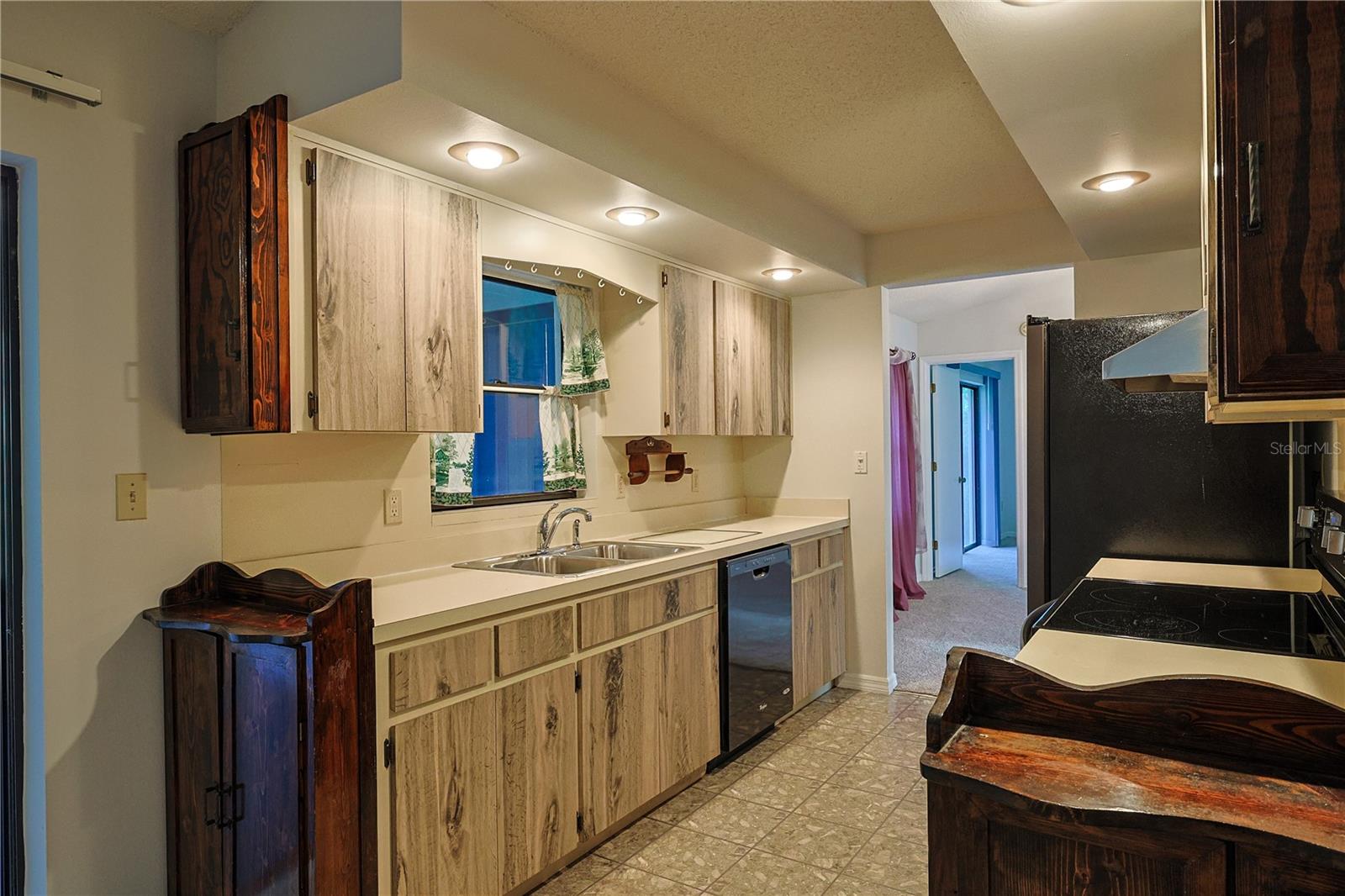 Image 7 of 39 For 8384 Trojan Drive