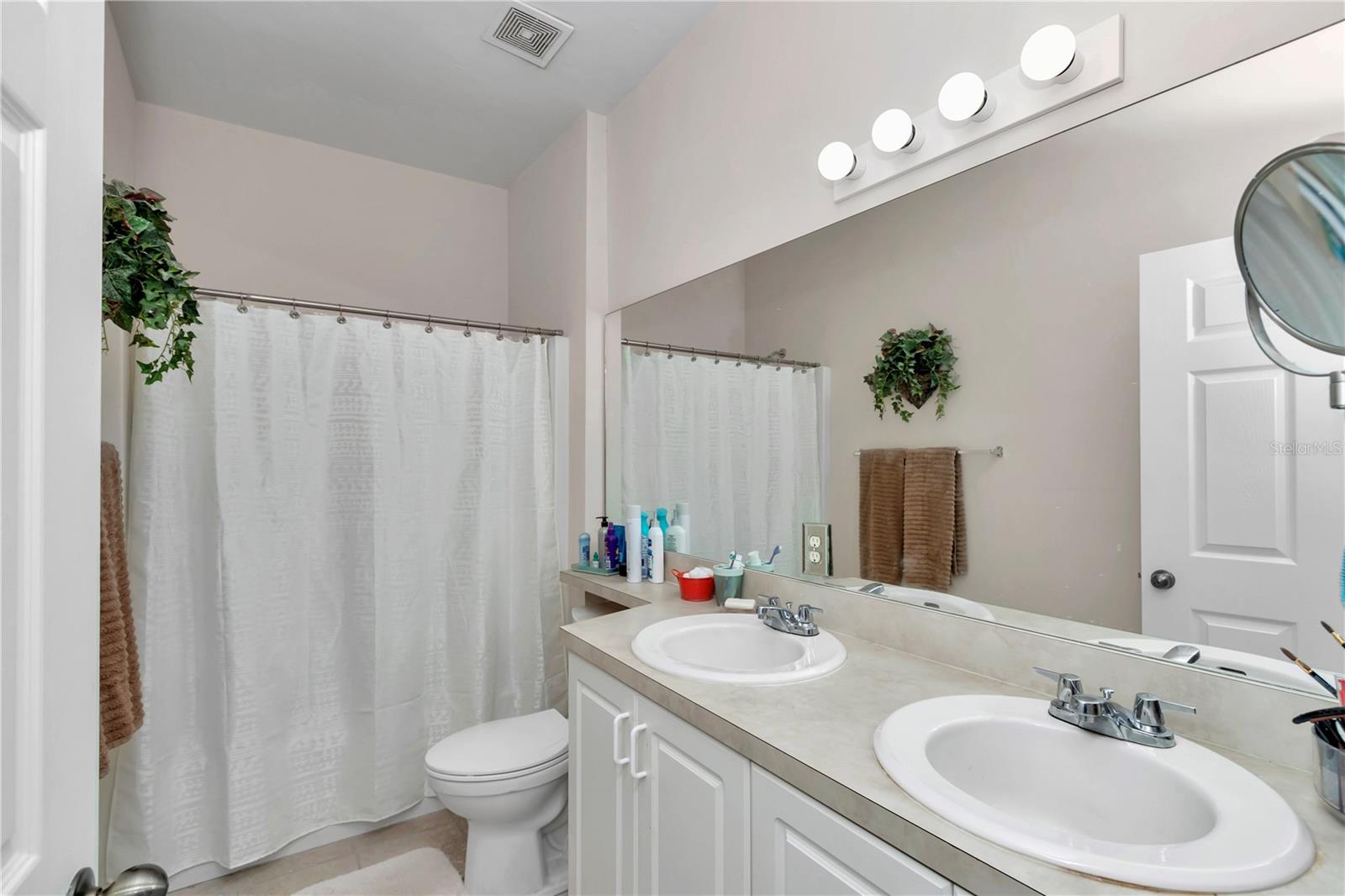 Image 15 of 38 For 13200 Newberry Road 194