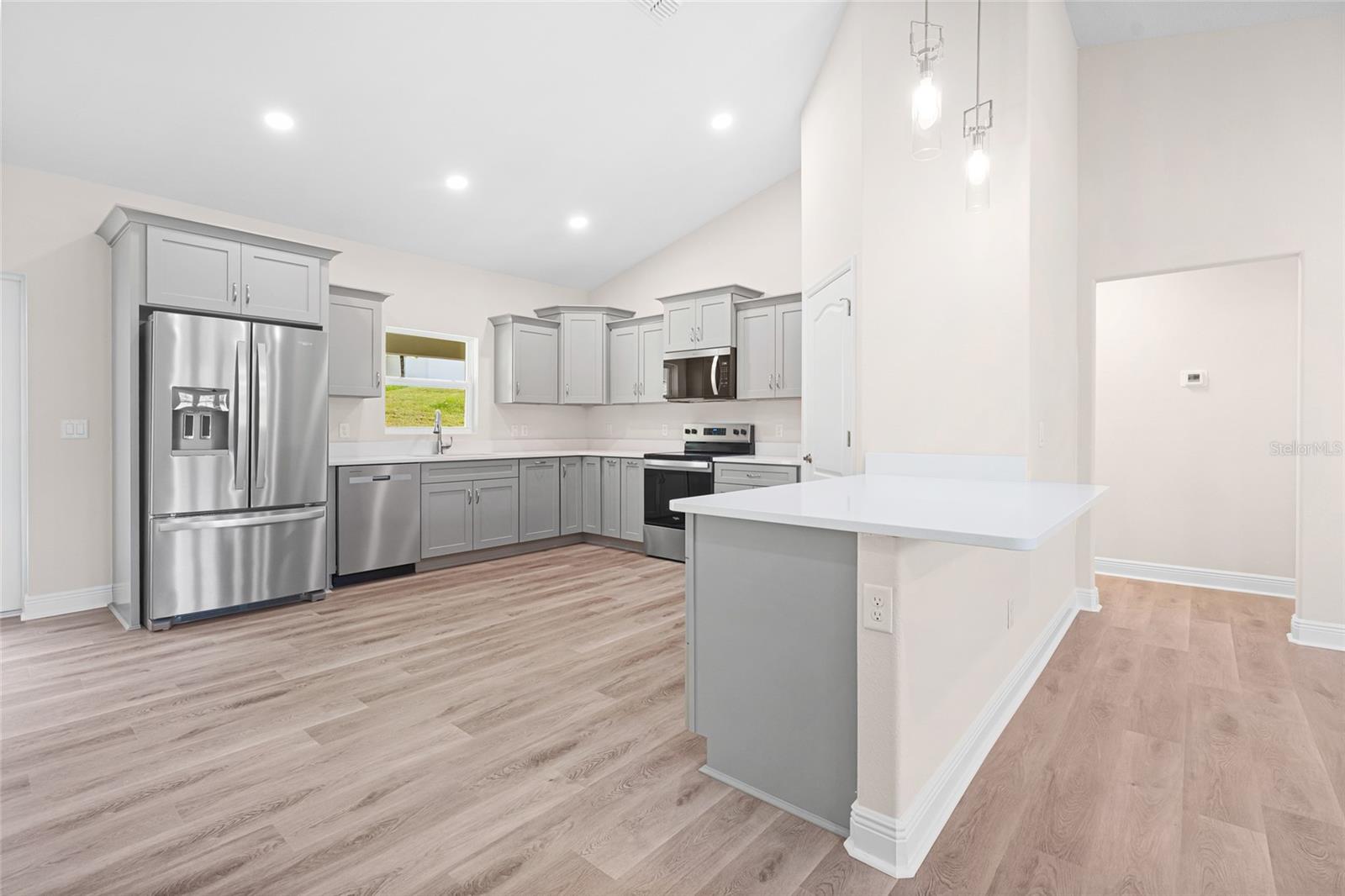 Image 14 of 41 For 8768 Salina Drive