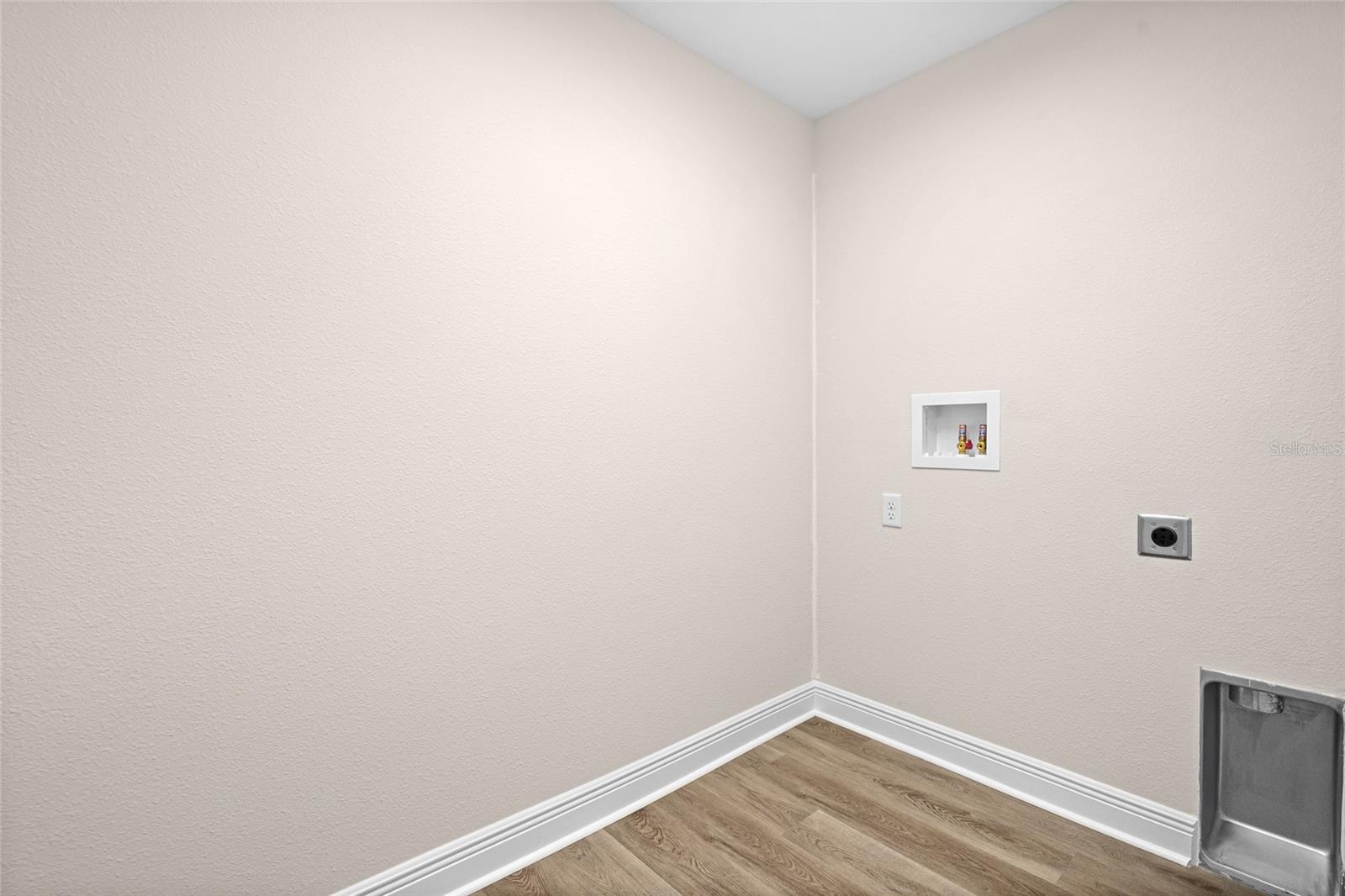 Image 35 of 41 For 8768 Salina Drive