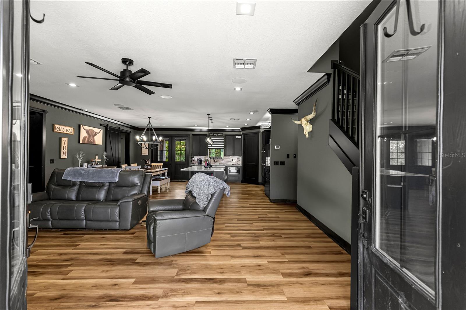 Image 13 of 64 For 9889 11 Terrace