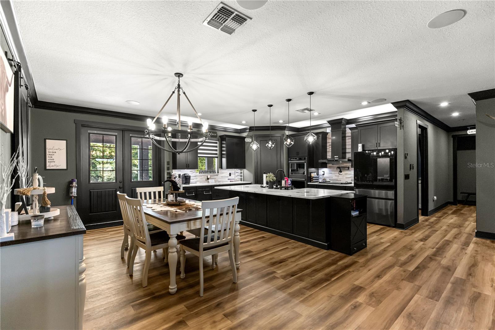 Image 17 of 64 For 9889 11 Terrace
