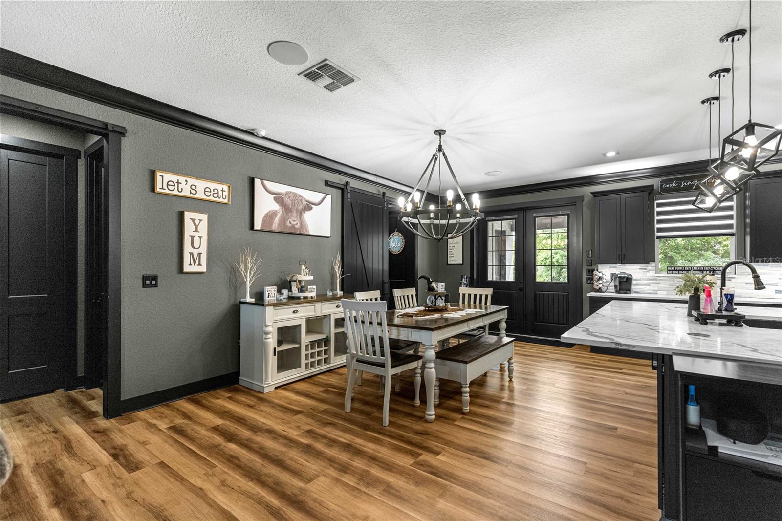 Image 19 of 64 For 9889 11 Terrace