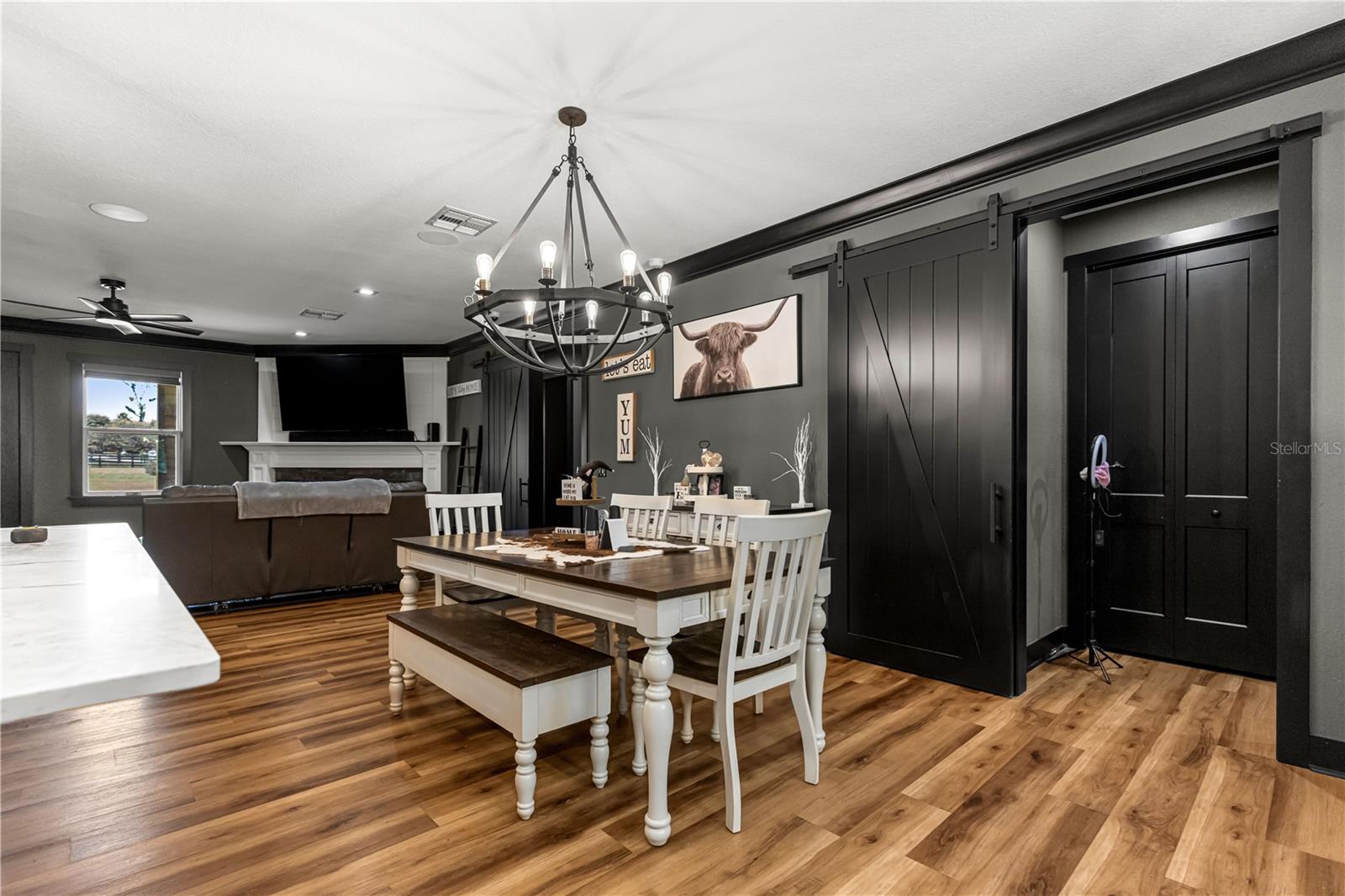Image 23 of 64 For 9889 11 Terrace