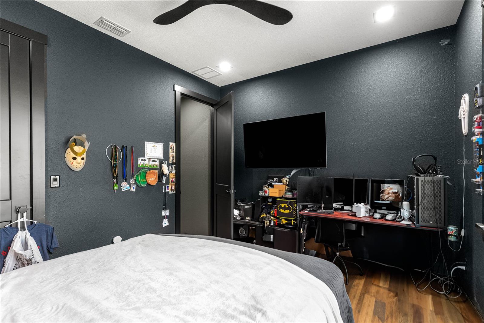 Image 39 of 64 For 9889 11 Terrace