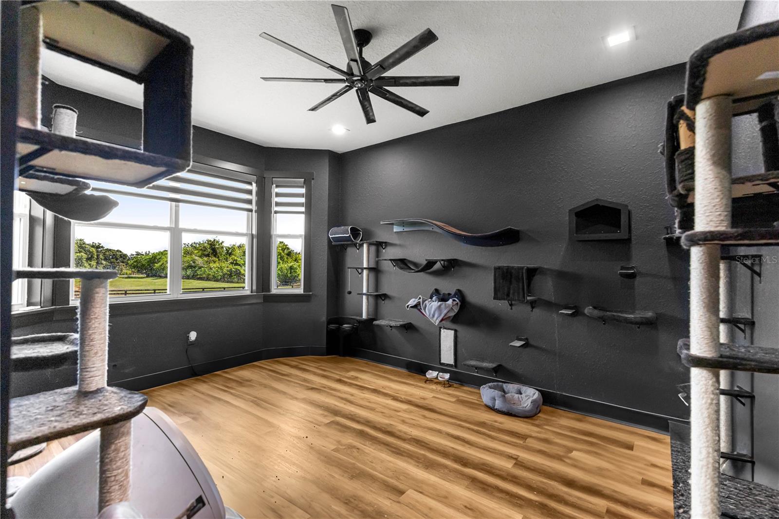 Image 41 of 64 For 9889 11 Terrace