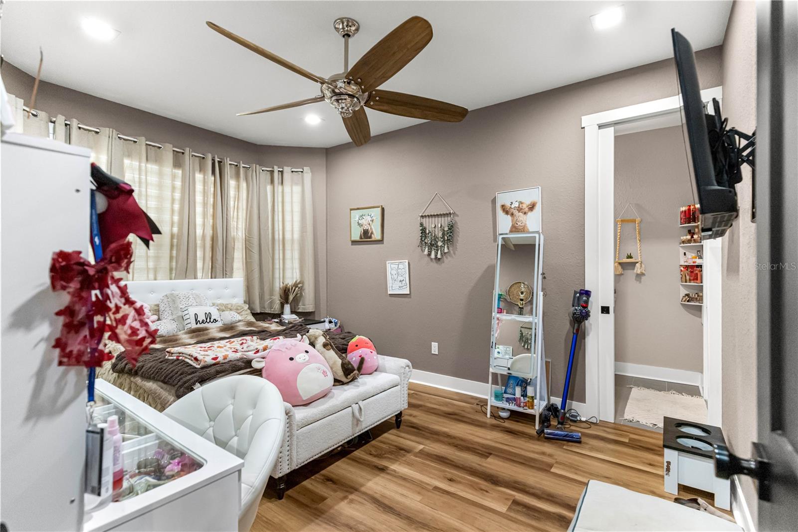 Image 43 of 64 For 9889 11 Terrace