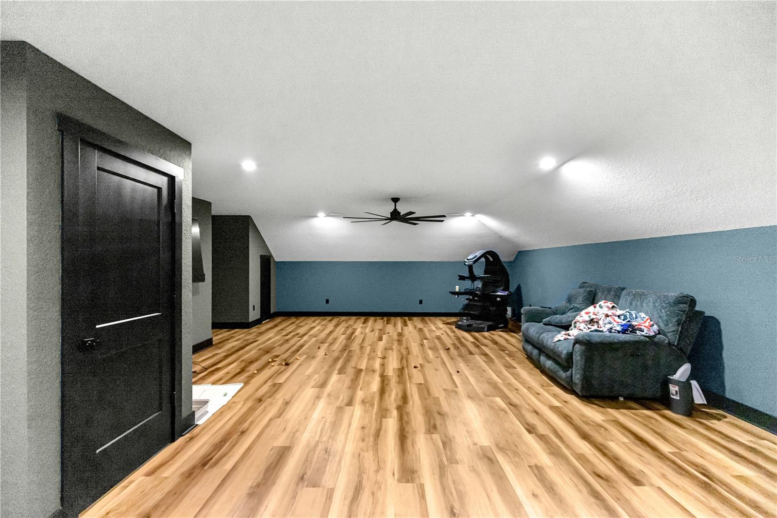 Image 46 of 64 For 9889 11 Terrace