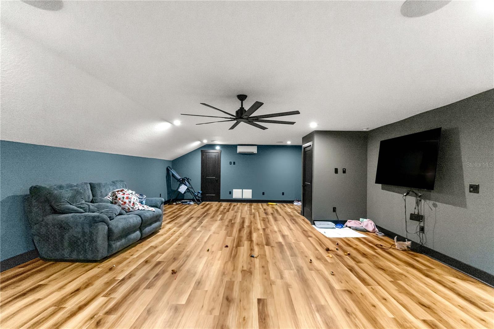 Image 47 of 64 For 9889 11 Terrace