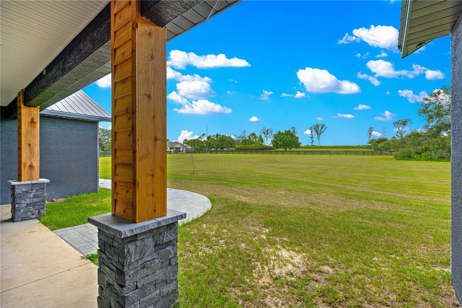 Image 7 of 64 For 9889 11 Terrace