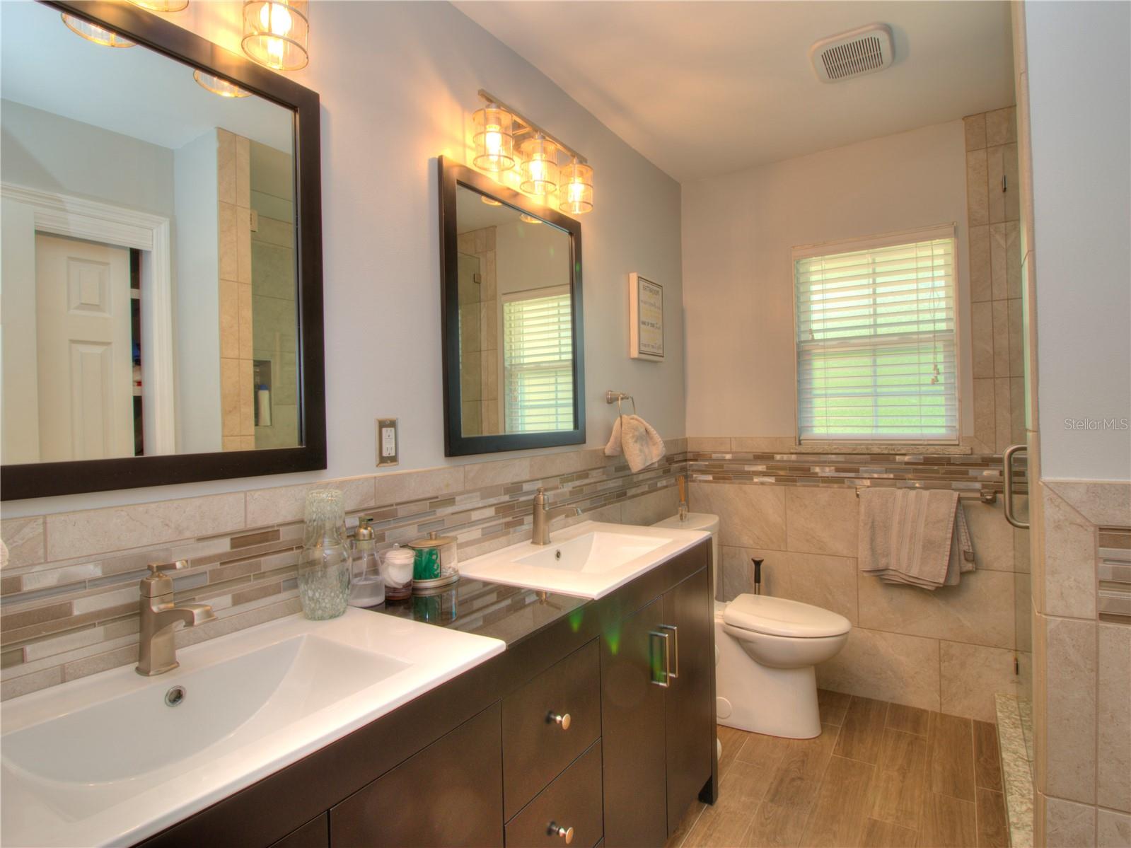 Image 18 of 38 For 2313 7th Street