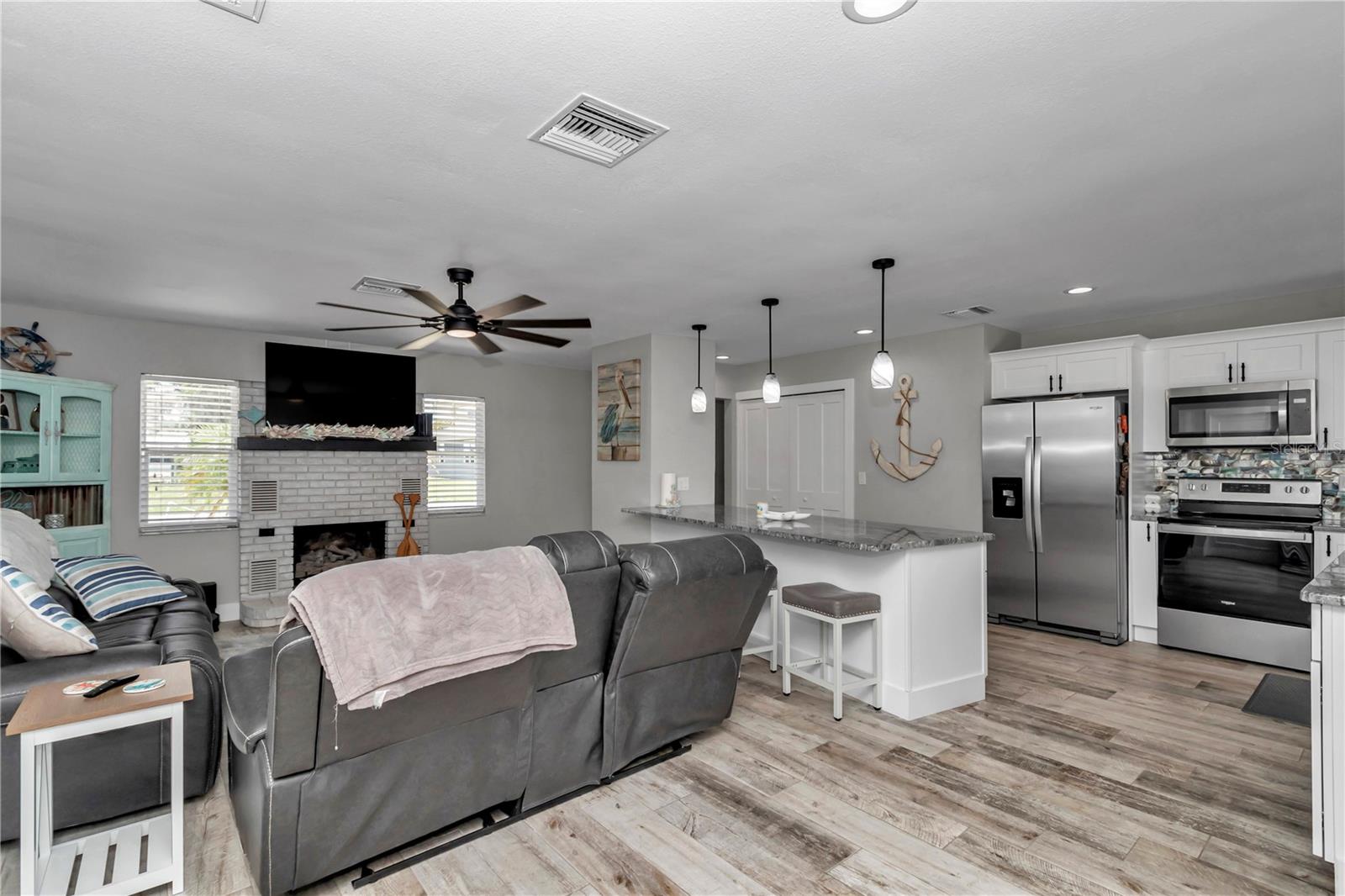 Image 11 of 47 For 1409 4th Avenue