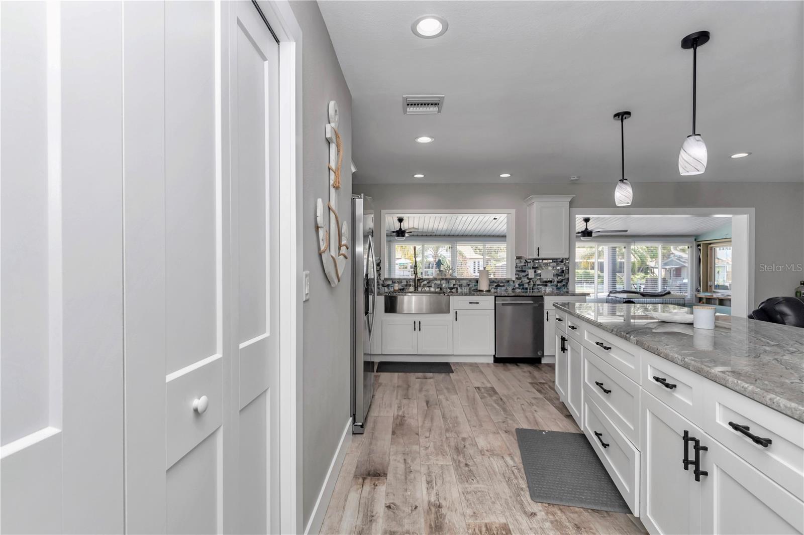 Image 6 of 47 For 1409 4th Avenue