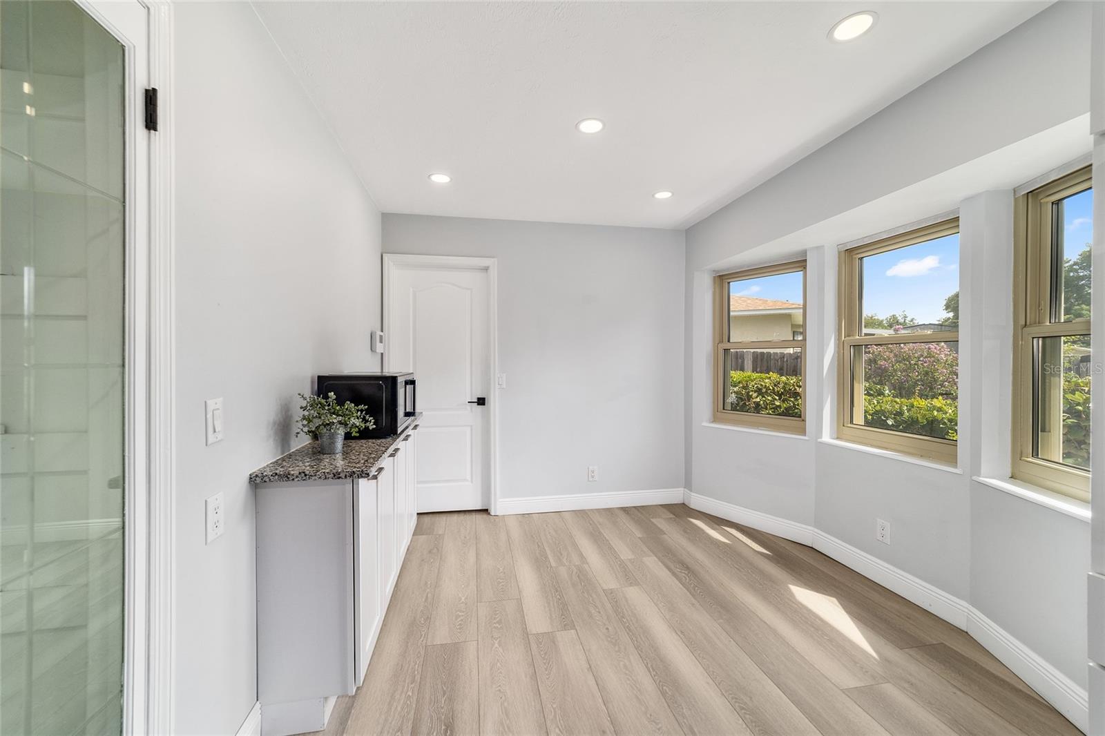 Image 32 of 65 For 275 42nd Street