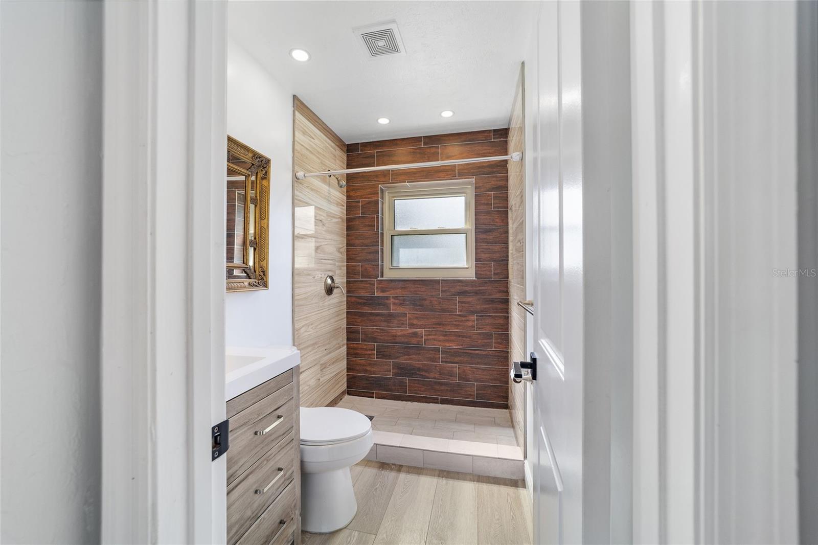 Image 44 of 65 For 275 42nd Street