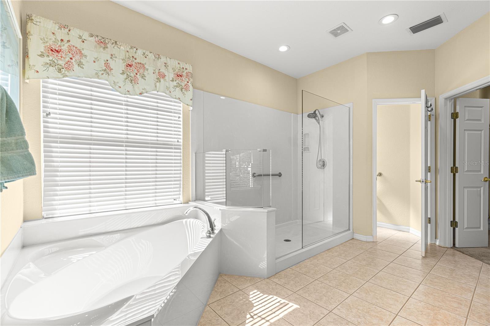 Image 18 of 56 For 11735 91st Circle