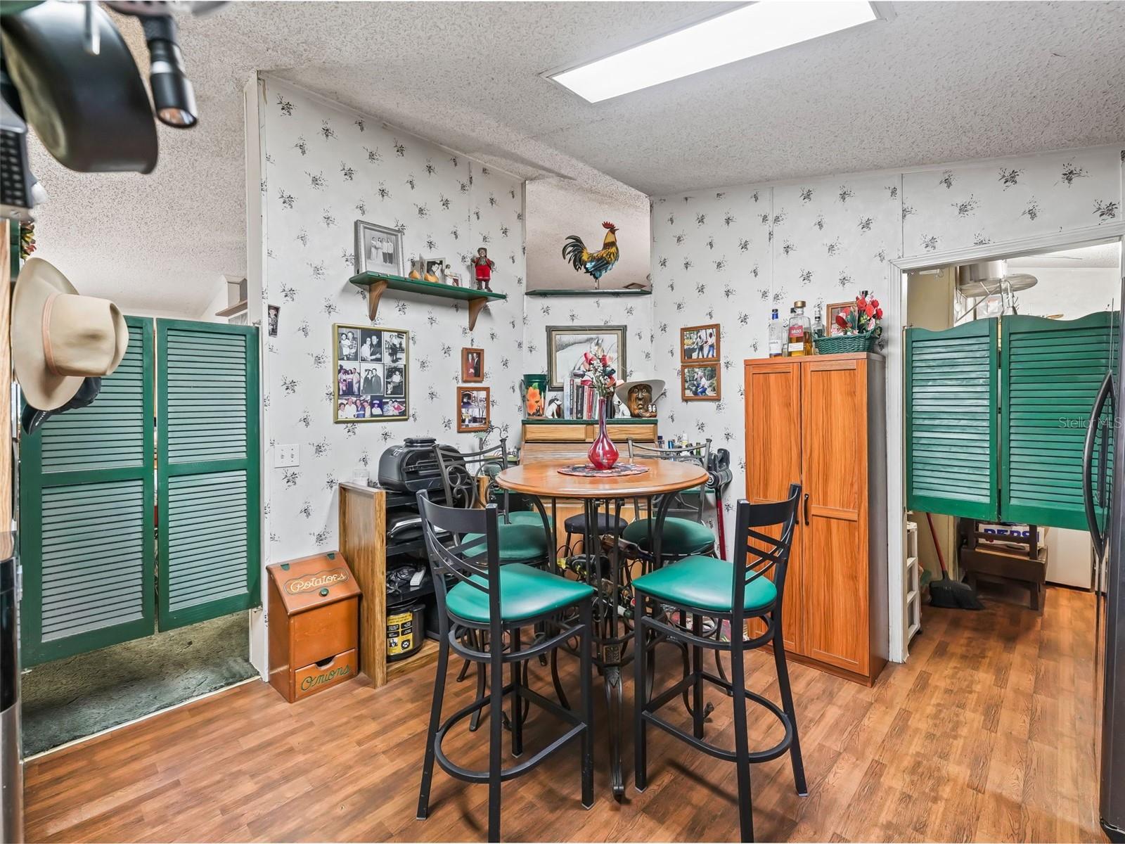 Image 18 of 36 For 5430 90th Avenue