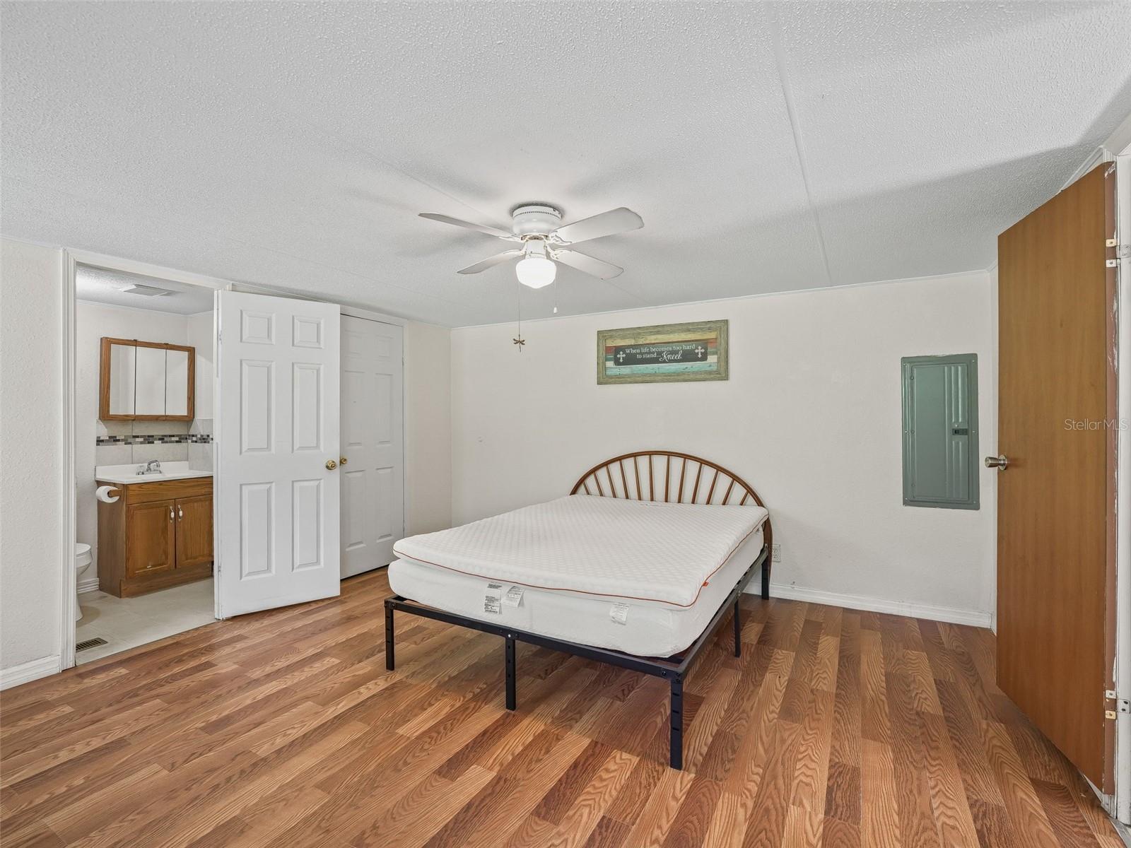 Image 12 of 32 For 7211 55th Avenue