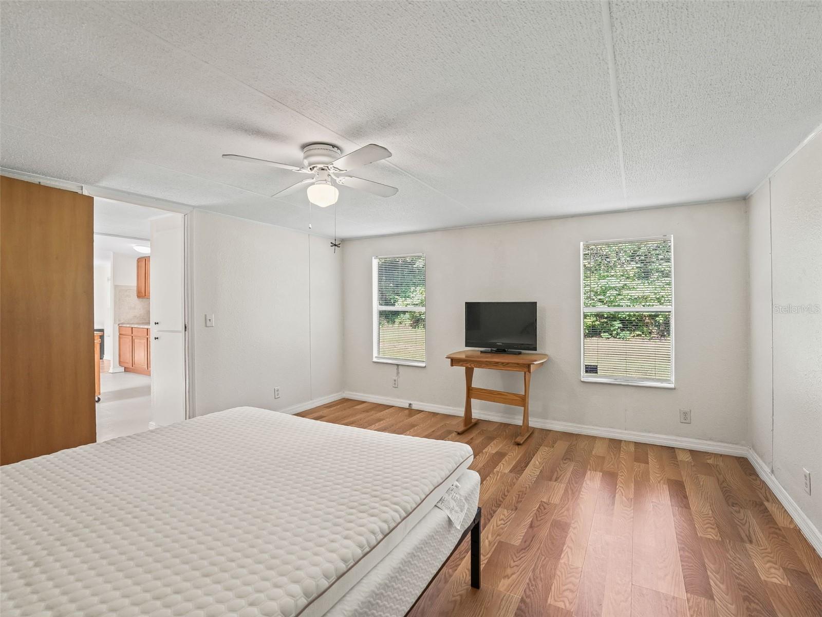 Image 13 of 32 For 7211 55th Avenue