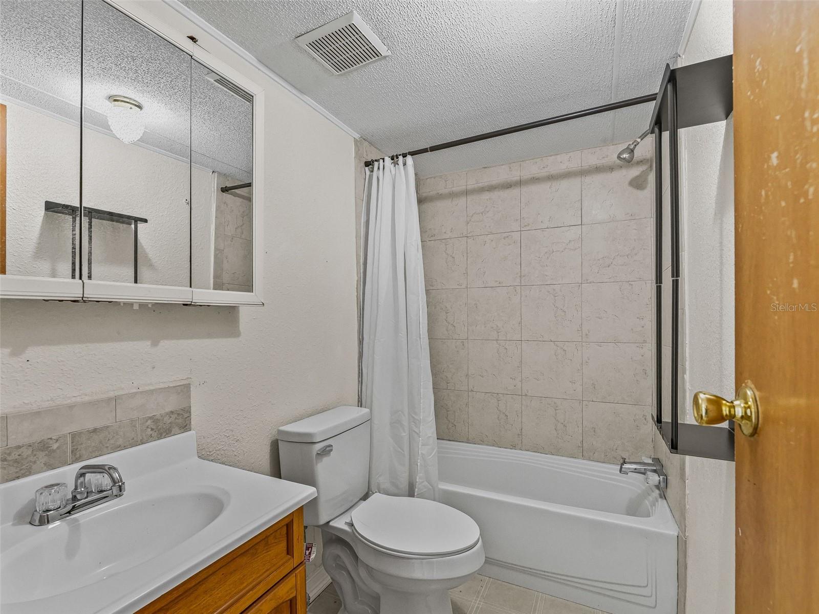 Image 18 of 32 For 7211 55th Avenue