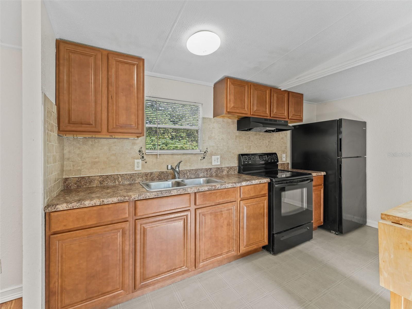 Image 4 of 32 For 7211 55th Avenue