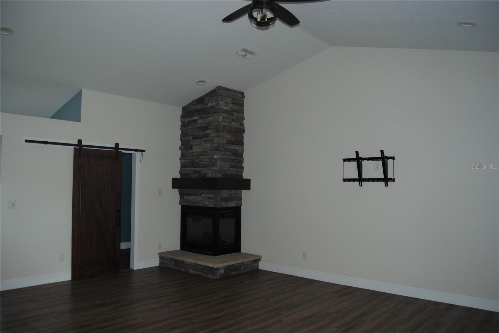Image 10 of 39 For 1167 63rd Court Road