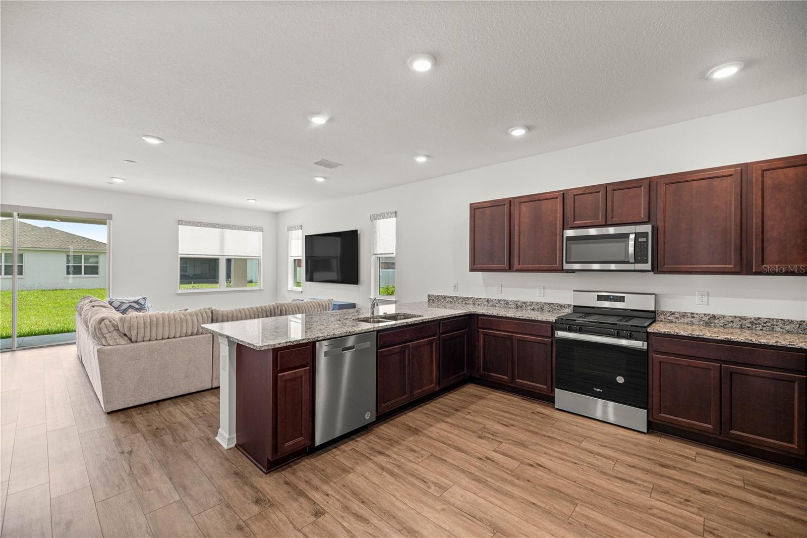Image 6 of 22 For 7208 61st Place